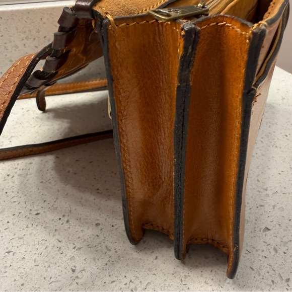 Patricia Nash Leather Lanza Crossbody - Picture 10 of 16